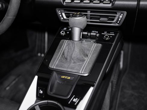 Used 2022 Porsche 911 GT3 image 35