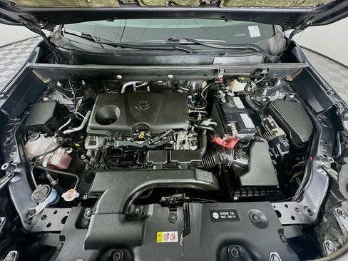 Used 2021 Toyota RAV4 XLE w/ XLE Grade Weather Package image 32