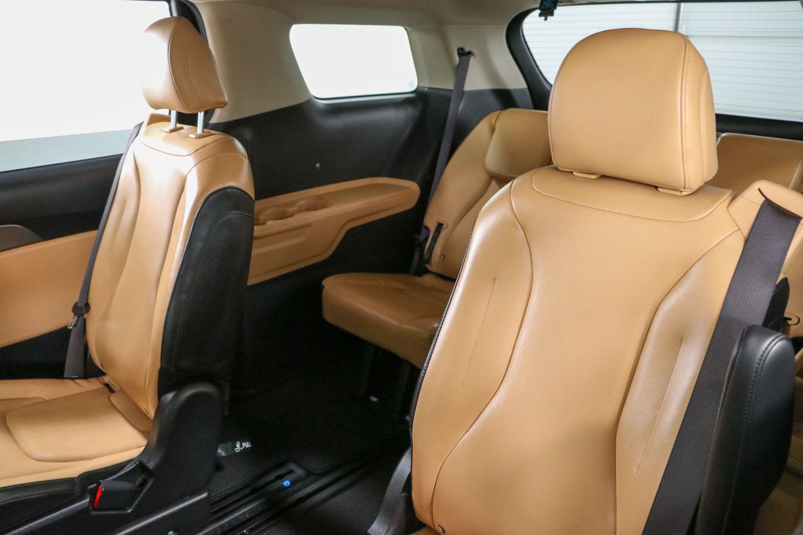 Used 2024 Kia Carnival LX FWD image 25
