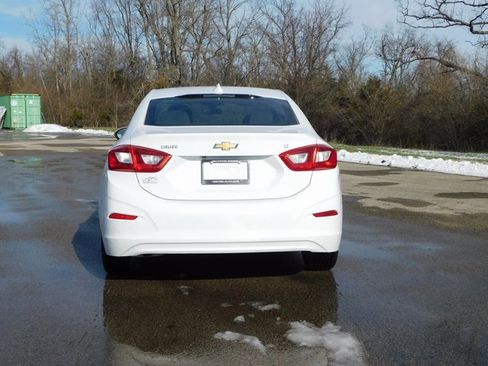 Used 2017 Chevrolet Cruze LT w/ Convenience Package image 4