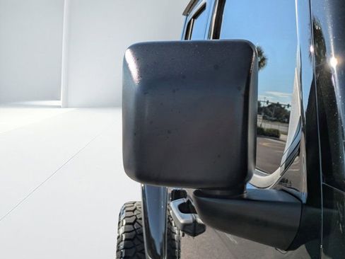 New 2025 Jeep Gladiator Sport image 10