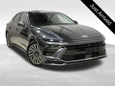 Used 2024 Hyundai Sonata Limited FWD image 1