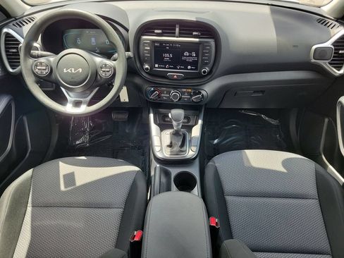 Used 2025 Kia Soul LX FWD image 12