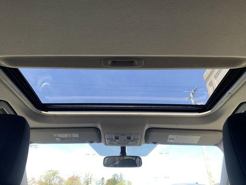 Used 2013 Toyota RAV4 XLE AWD/4WD image 24