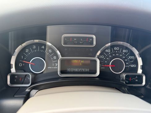 Used 2011 Ford Expedition EL XL w/ HD Trailer Tow Pkg image 17