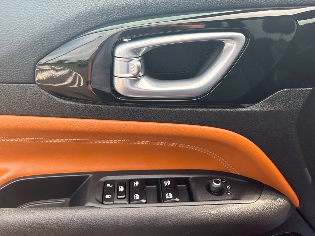 Certified 2025 Jeep Compass Limited AWD/4WD image 14