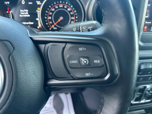 Used 2021 Jeep Gladiator Sport image 21