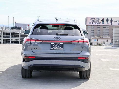 Used 2024 Audi Q4 e-tron Premium Plus w/ Premium Plus image 5