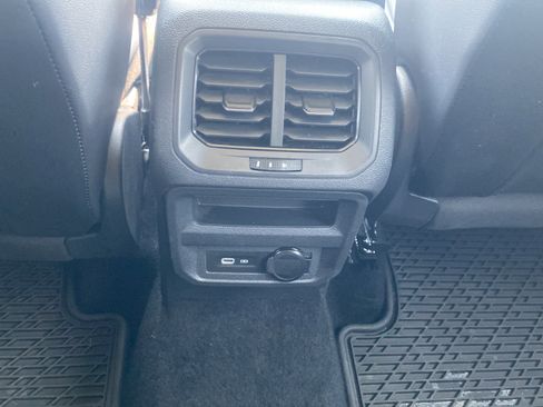 Used 2022 Volkswagen Tiguan SE FWD image 20