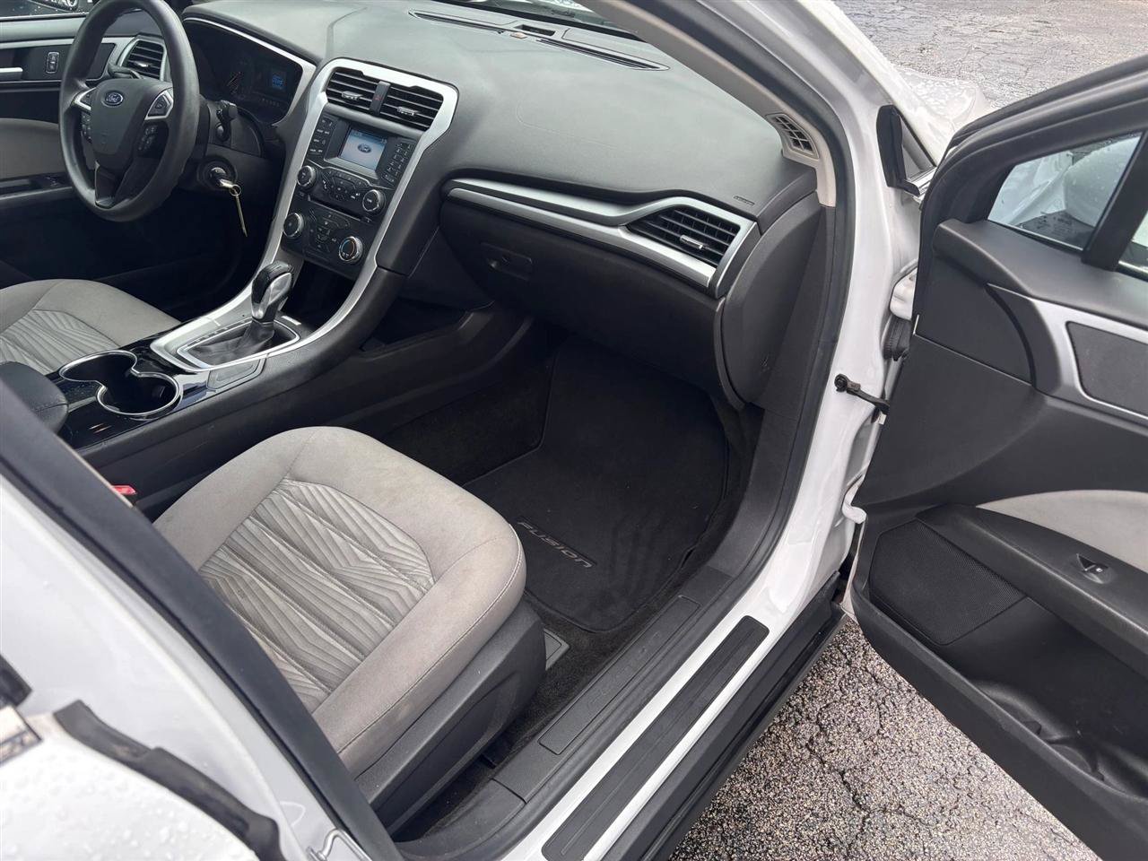 Used 2016 Ford Fusion S FWD image 10
