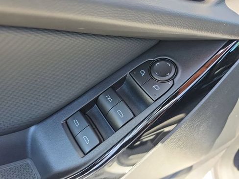 Used 2026 Chevrolet Equinox LT FWD image 16