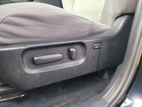 Used 2021 Toyota Tacoma SR5 AWD/4WD image 18