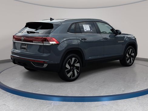 Used 2024 Volkswagen Atlas Cross Sport SE FWD image 5
