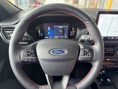 Used 2024 Ford Escape ST-Line w/ Tech Pack #1 AWD/4WD image 10