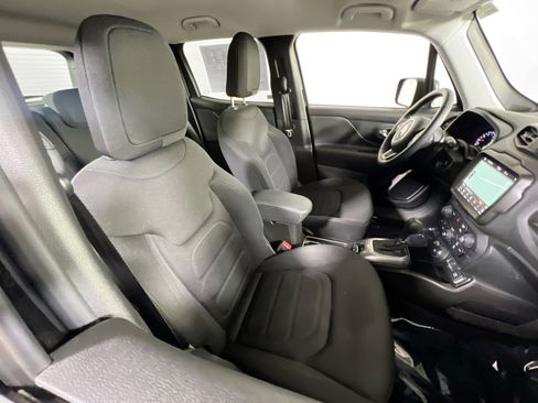 Used 2022 Jeep Renegade Latitude w/ Convenience Group image 27