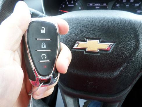 Used 2022 Chevrolet TrailBlazer LT w/ LPO, Blackout Package AWD/4WD image 23