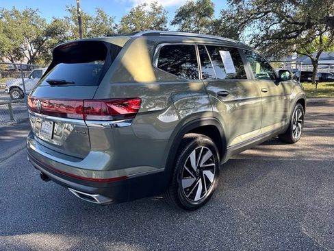 Used 2025 Volkswagen Atlas SEL AWD/4WD image 3