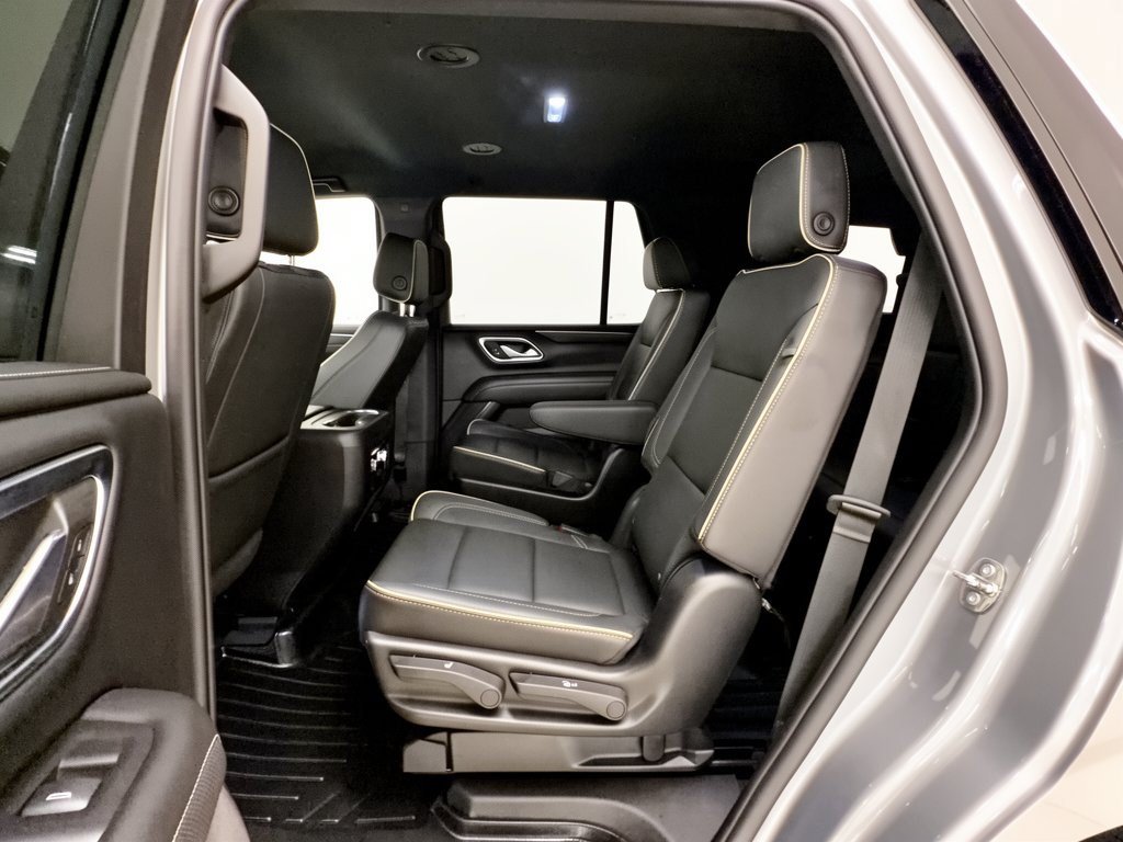 Used 2023 GMC Yukon SLT w/ SLT Luxury Package RWD image 25