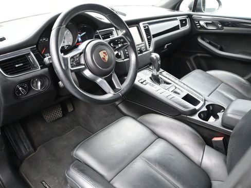 Used 2015 Porsche Macan S AWD/4WD image 2