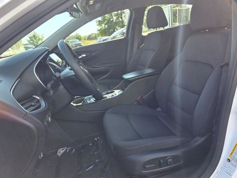 Used 2024 Chevrolet Malibu LT image 9