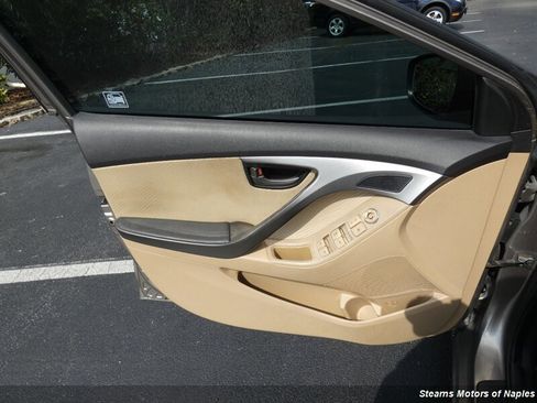 Used 2013 Hyundai Elantra GLS w/ Preferred Pkg FWD image 41