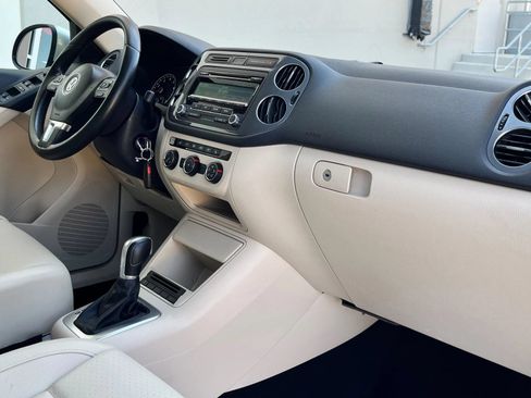 Used 2014 Volkswagen Tiguan SE FWD image 23