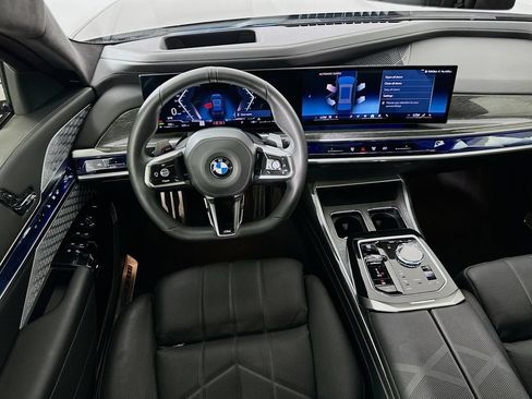 Used 2024 BMW 760i xDrive w/ Executive Package AWD/4WD image 22