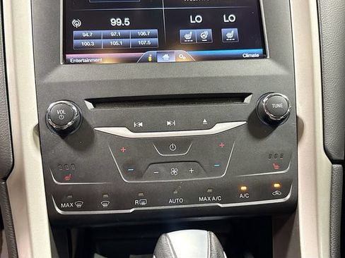 Used 2015 Ford Fusion SE w/ Equipment Group 202A AWD/4WD image 15