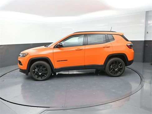 New 2026 Jeep Compass Latitude image 4