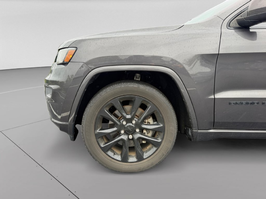 Used 2021 Jeep Grand Cherokee Laredo X RWD image 30