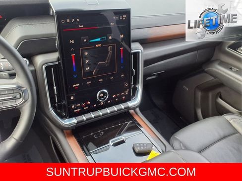 Used 2025 GMC Yukon Denali image 7