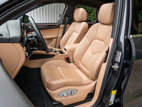 Used 2024 Porsche Macan S image 5