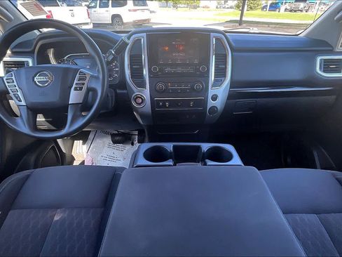 Used 2021 Nissan Titan SV image 15