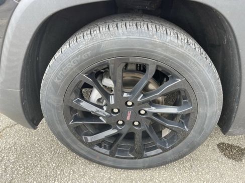 Used 2023 GMC Terrain SLE w/ Driver Convenience Package FWD image 10