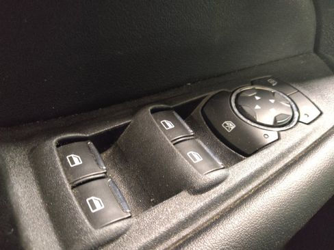 Used 2020 Ford Edge SE FWD image 27