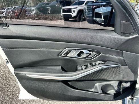 Used 2019 BMW 330i Sedan w/ Convenience Package image 23