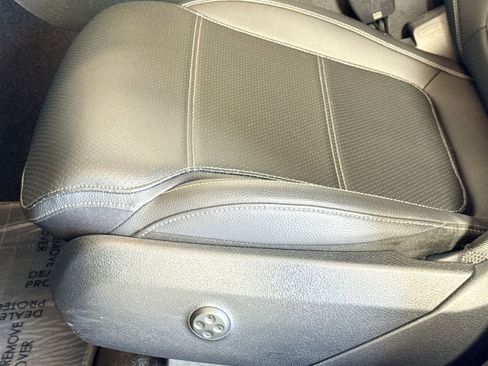 Certified 2025 Mercedes-Benz GLC 300 image 18