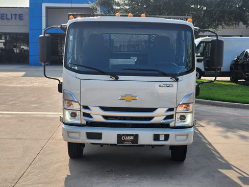 New 2025 Chevrolet Low Cab Forward image 9