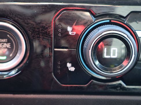 Used 2024 Chevrolet Silverado 1500 LT image 21