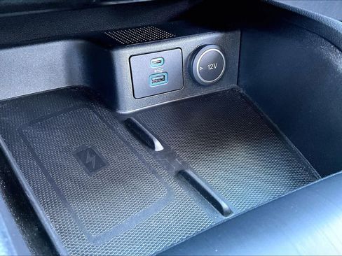 Used 2021 Ford Escape Titanium w/ Titanium Premium Package image 32