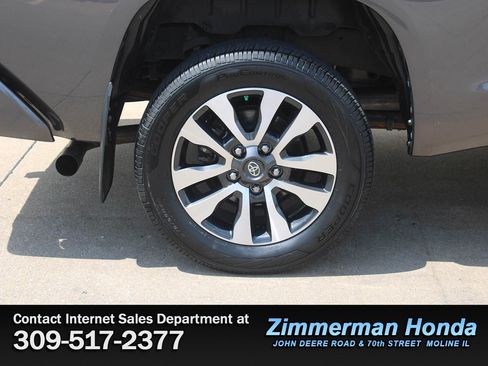 Used 2018 Toyota Tundra Limited w/ Limited Premium Package AWD/4WD image 18
