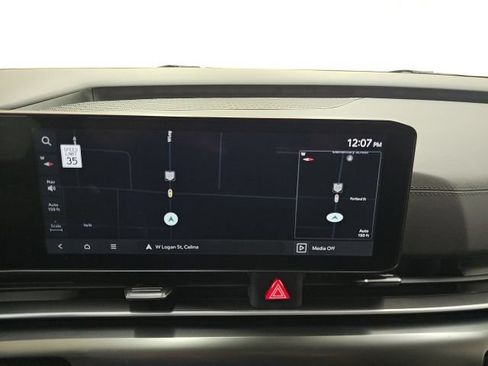 Used 2025 Kia Carnival FWD image 7