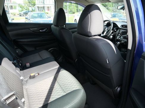Used 2018 Nissan Rogue S AWD/4WD image 26