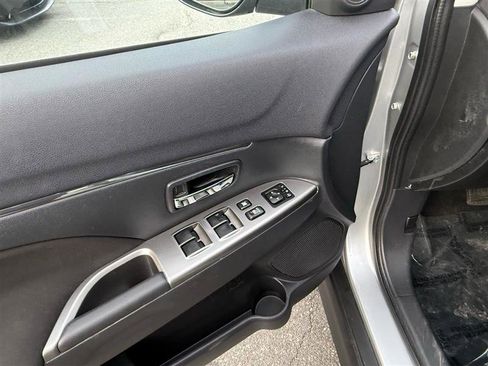 Used 2019 Mitsubishi Outlander Sport AWD image 31