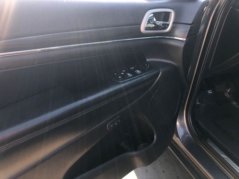 Used 2021 Jeep Grand Cherokee Limited AWD/4WD image 8