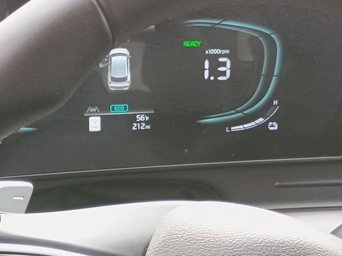 Used 2025 Kia Sportage EX image 14