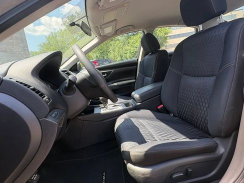 Used 2016 Nissan Altima 2.5 S w/ Power Driver Seat Package FWD image 2