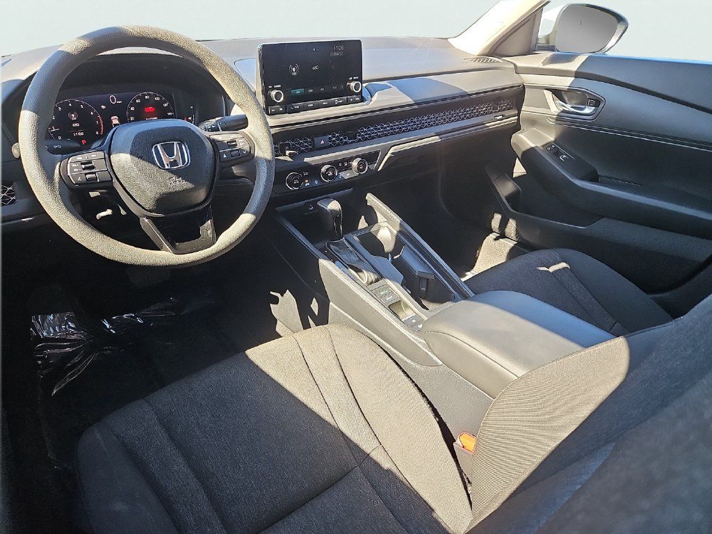 Certified 2025 Honda Accord LX image 11