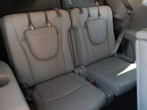 Used 2013 Toyota Highlander Limited AWD/4WD image 16