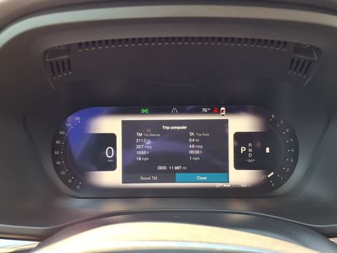 Certified 2023 Volvo XC60 B5 Plus w/ Climate Package AWD/4WD image 32